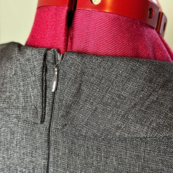 Fitted grey stretch fit-and-flare double breasted Sleeveless Dress - Picture 7 of 10